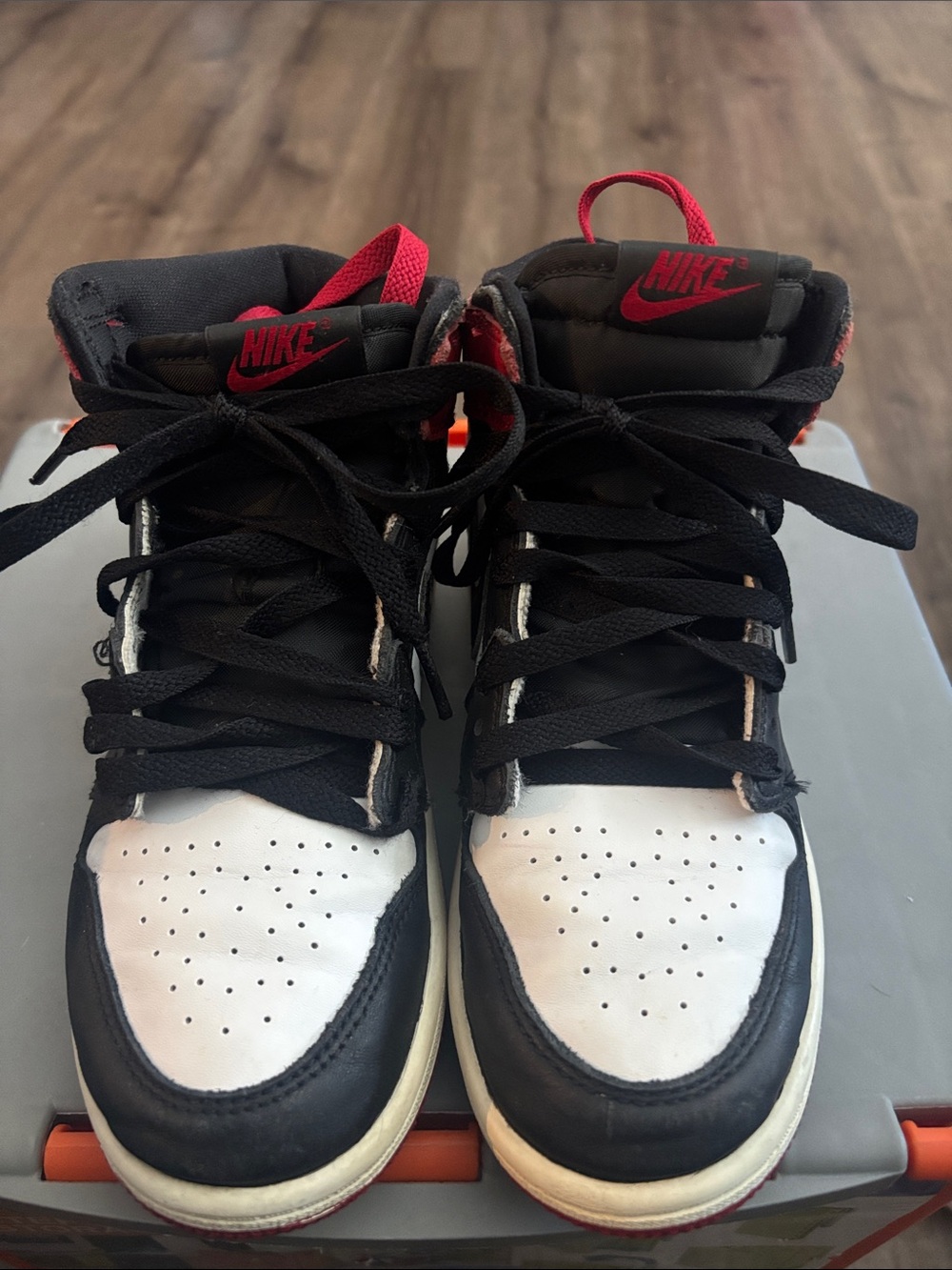 Jordan 1 Kids Sz 2Y Black, White and Red High-Top Sneakers